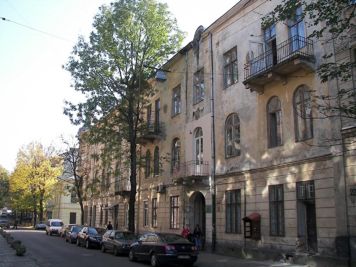 Апартаменти Вул Кониського 5 На 6 Осіб Біля Медичного Університету Lviv Ngoại thất bức ảnh