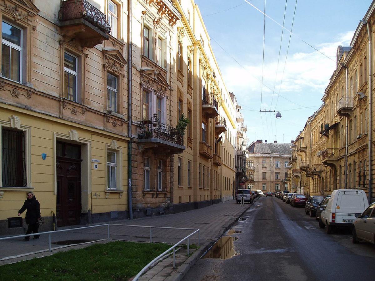 Апартаменти Вул Кониського 5 На 6 Осіб Біля Медичного Університету Lviv Ngoại thất bức ảnh